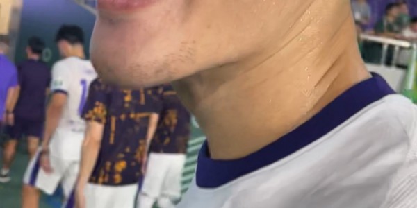 超级大乐透开奖结果-津门虎0-2负浙江遭遇失利，中卫王献钧拼抢中门牙遭撞击脱落