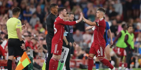 凯尔凯兹：罗伯逊是利物浦的传奇，我很荣幸他在我身边